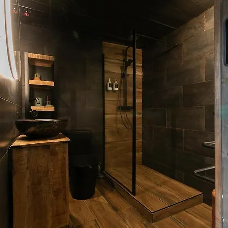 Apartman La Cachette Du Couvent, Balneo, Patio Pontivy