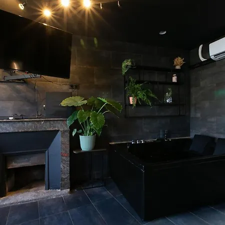 Apartman La Cachette Du Couvent, Balneo, Patio Pontivy